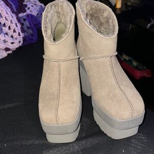 UGG mini new heights Platform Boots
